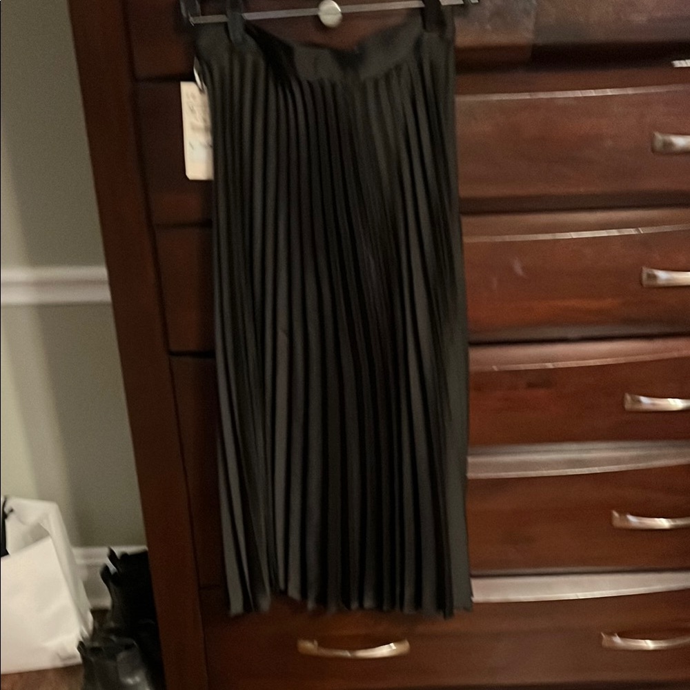 Zara Black and White Pleated Midi Skirt for Work